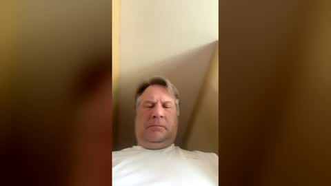 Snapshot of carsonlong chatting on 17, 5, 2026 carsonlong online show from 17, 5, 2026
