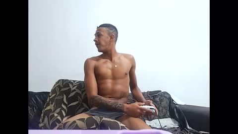 Snapshot of casal_hot13 chatting on 30, 9, 2025 casal_hot13 online show from 30, 9, 2025