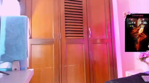 Snapshot of casey_lorens chatting on 28, 5, 2026 casey online show from 28, 5, 2026