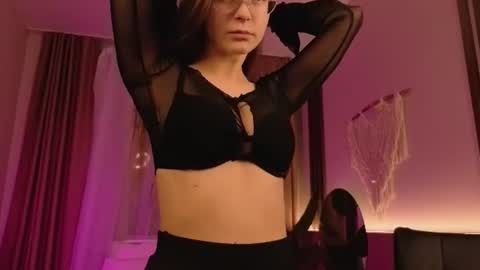 Snapshot of cassiecool chatting on 13, 7, 2026 assie online show from 13, 7, 2026