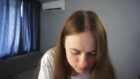 Snapshot of cassiehorridge chatting on 24, 6, 2026 Alice online show from 24, 6, 2026