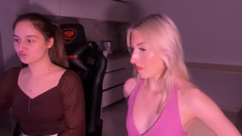 cassiekatherine_ online show from 20, 11, 2025