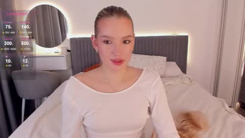 Snapshot of cassietyler chatting on 2, 11, 2025 Angel 3 online show from 2, 11, 2025