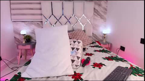 Snapshot of cataleya__ebony chatting on 15, 12, 2025 cataleya online show from 15, 12, 2025