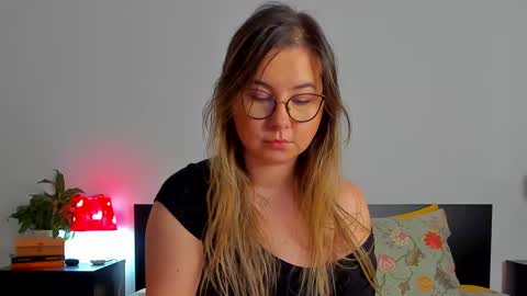 Snapshot of caterinnakat chatting on 3, 2, 2025 Kat online show from 3, 2, 2025