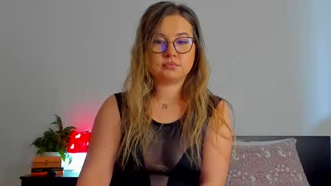 Snapshot of caterinnakat chatting on 5, 2, 2025 Kat online show from 5, 2, 2025