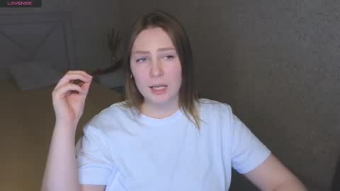 Snapshot of catherine_river chatting on 1, 3, 2025 Catherine online show from 1, 3, 2025