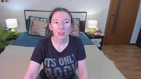 Snapshot of catherinewalls chatting on 8, 6, 2026 Catrin online show from 8, 6, 2026