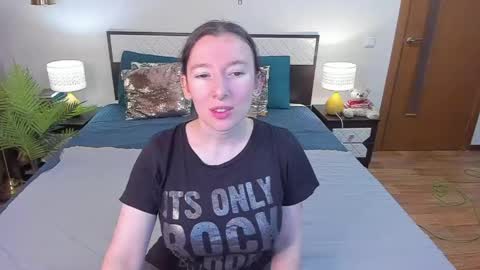 Snapshot of catherinewalls chatting on 9, 6, 2026 Catrin online show from 9, 6, 2026