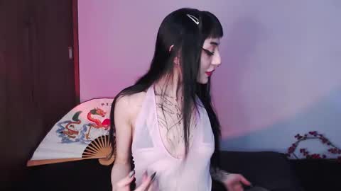 Cati help me reach my goal of 100 thumbs up again 3 online show from 11, 1, 2025