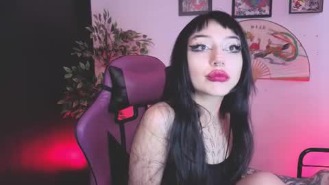 Snapshot of cati_petite chatting on 28, 7, 2026 Cati help me reach my goal of 100 thumbs up again 3 online show from 28, 7, 2026