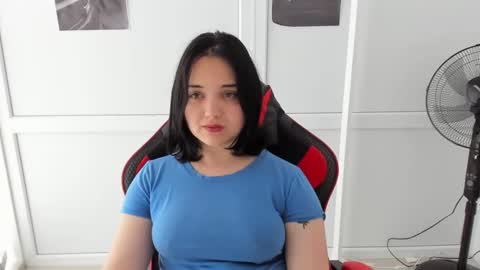 Snapshot of catrine_cute chatting on 4, 6, 2026 Catrine online show from 4, 6, 2026