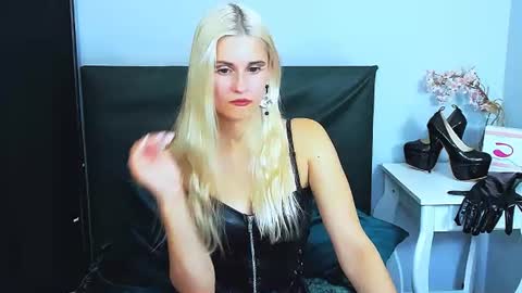Snapshot of catringood chatting on 25, 7, 2026 CatrinGood online show from 25, 7, 2026