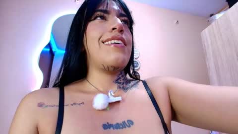 Snapshot of catte_jensen chatting on 23, 4, 2026 Cattleya online show from 23, 4, 2026