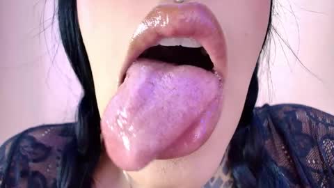 Snapshot of catte_jensen chatting on 29, 4, 2026 Cattleya online show from 29, 4, 2026