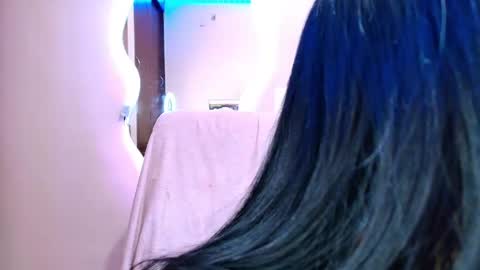 Snapshot of catte_jensen chatting on 8, 5, 2026 Cattleya online show from 8, 5, 2026