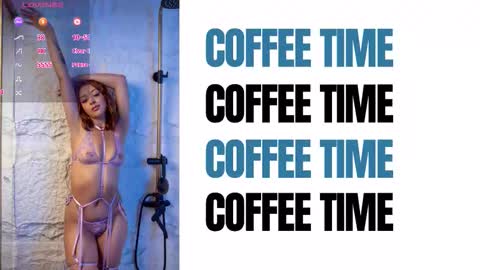 catti_brie_ online show from 21, 11, 2025