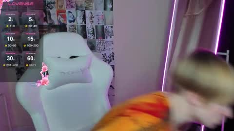 cattie_w_ online show from 19, 11, 2025