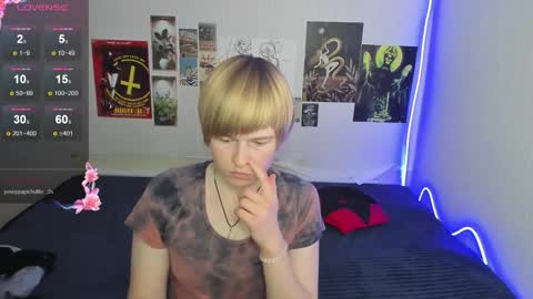 cattie_w_ online show from 5, 12, 2025