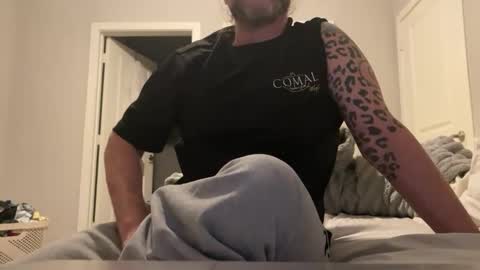 caucasian_caramel online show from 30, 9, 2025