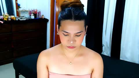 Snapshot of caylineaddison chatting on 29, 5, 2026 The Queen Named ADDISON online show from 29, 5, 2026