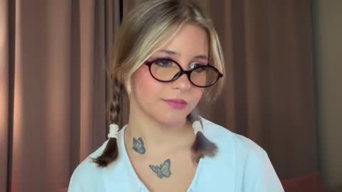 Lina  online show from 27, 3, 2026