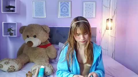 Snapshot of celeste_london chatting on 25, 4, 2026 C E L E S T E online show from 25, 4, 2026