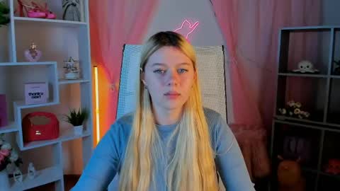 Snapshot of celestinemauriac chatting on 30, 4, 2026 your cute kitty online show from 30, 4, 2026