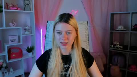 Snapshot of celestinemauriac chatting on 5, 5, 2026 your cute kitty online show from 5, 5, 2026