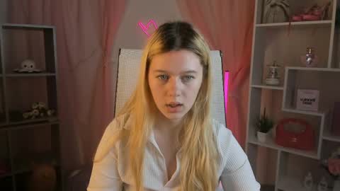 Snapshot of celestinemauriac chatting on 19, 5, 2026 your cute kitty online show from 19, 5, 2026