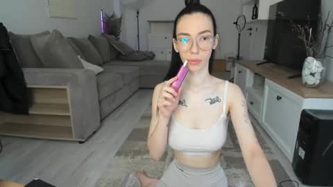 Snapshot of celine_roxelle chatting on 17, 5, 2026 Celine Roxelle online show from 17, 5, 2026