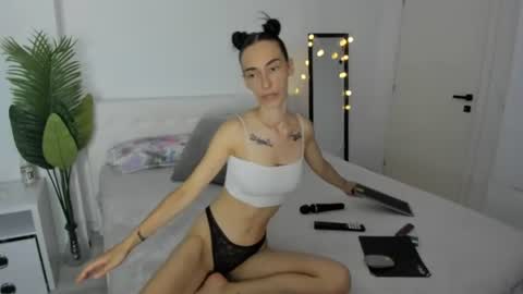 Snapshot of celine_roxelle chatting on 7, 7, 2026 Celine Roxelle online show from 7, 7, 2026