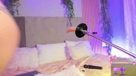 Hello guys my name is Sofi and Lizzie and  Vanessa online show from 31, 5, 2026