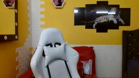 Snapshot of chacorta_ chatting on 8, 5, 2026 chacorta_ online show from 8, 5, 2026