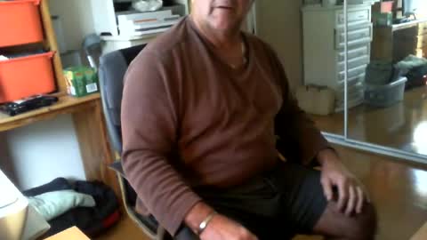 Snapshot of chalkstall chatting on 14, 6, 2026 Chalky online show from 14, 6, 2026