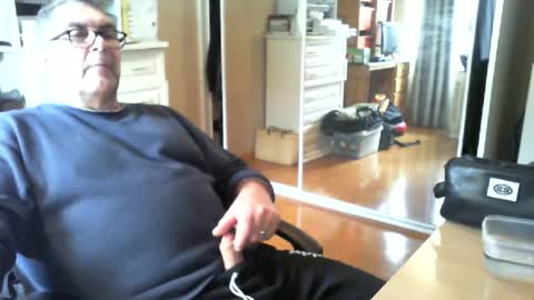 Snapshot of chalkstall chatting on 21, 6, 2026 Chalky online show from 21, 6, 2026