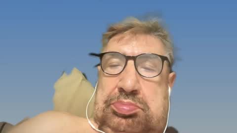 Snapshot of champsex305610 chatting on 5, 3, 2025 champsex305610 online show from 5, 3, 2025