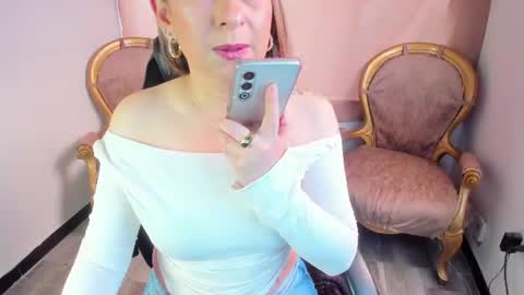 Snapshot of chanel_gold chatting on 17, 7, 2026 online show from 17, 7, 2026