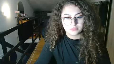 Stephanieblisss online show from 3, 3, 2026