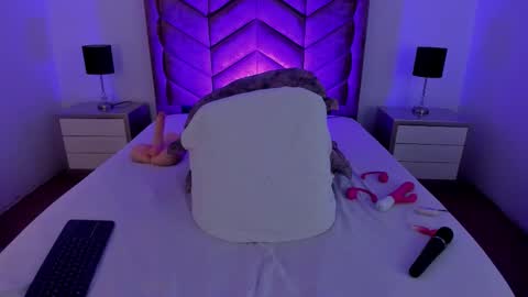 Channelfox  online show from 25, 2, 2026