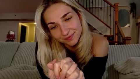 Snapshot of charbearxoxo chatting on 10, 10, 2025 char online show from 10, 10, 2025