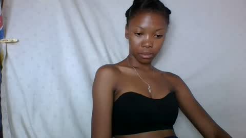chariola0101 online show from 29, 1, 2025