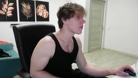 Snapshot of charles_dreams chatting on 29, 11, 2025 CHARLES DREAMS online show from 29, 11, 2025