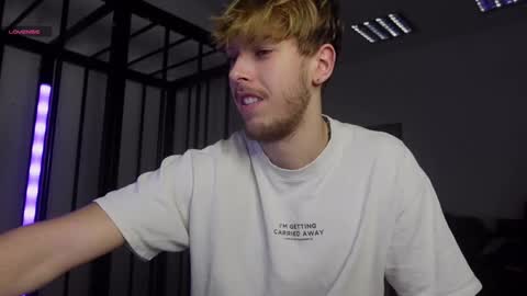 Snapshot of charles_sins chatting on 1, 2, 2025 CHARLES SINS online show from 1, 2, 2025