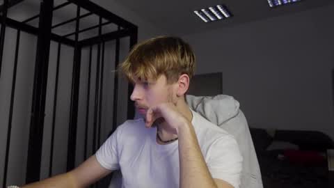 Snapshot of charles_sins chatting on 2, 2, 2025 CHARLES SINS online show from 2, 2, 2025