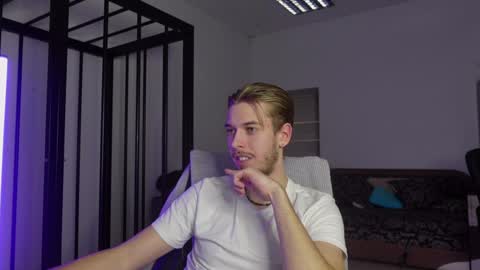 Snapshot of charles_sins chatting on 6, 2, 2025 CHARLES SINS online show from 6, 2, 2025