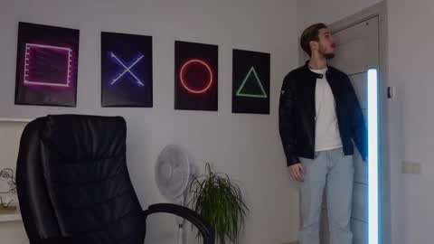 Snapshot of charles_sins chatting on 8, 2, 2025 CHARLES SINS online show from 8, 2, 2025