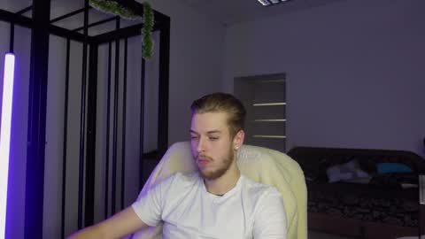 Snapshot of charles_sins chatting on 14, 2, 2025 CHARLES SINS online show from 14, 2, 2025