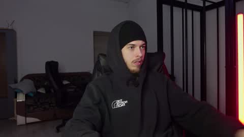 Snapshot of charles_sins chatting on 19, 2, 2025 CHARLES SINS online show from 19, 2, 2025