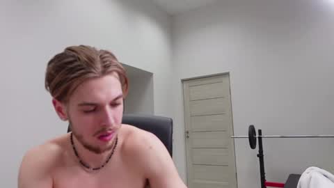 Snapshot of charles_sins chatting on 5, 3, 2025 CHARLES SINS online show from 5, 3, 2025